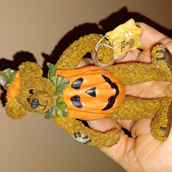 "Bradley Boo Bear...Counting The Treats" Boyd's Bear - Picture 2 of 6
